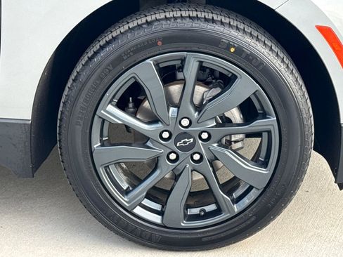 Used 2023 Chevrolet Equinox RS w/ RS Leather Package image 11