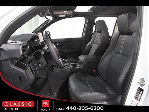 Certified 2025 Toyota 4Runner Limited AWD/4WD image 5