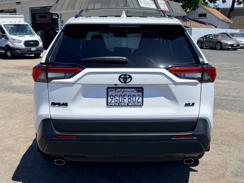 Used 2023 Toyota RAV4 XLE w/ Convenience Package FWD image 5