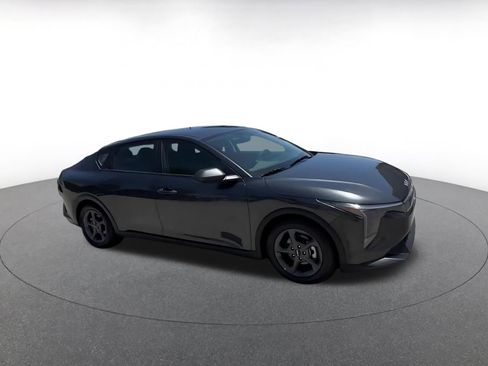 Used 2025 Kia K4 FWD image 2