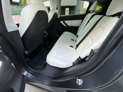 Used 2024 Tesla Model Y 2WD image 13