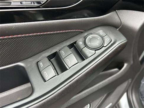 Used 2023 Chevrolet Traverse RS image 21