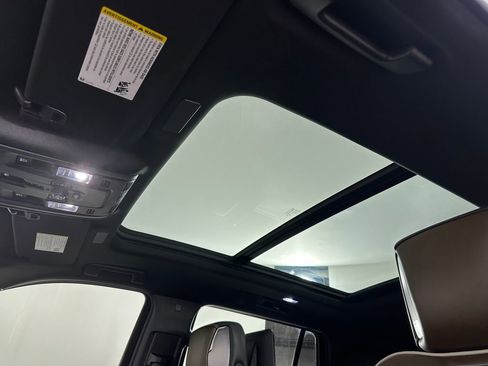 Used 2025 GMC Yukon Denali Ultimate image 26