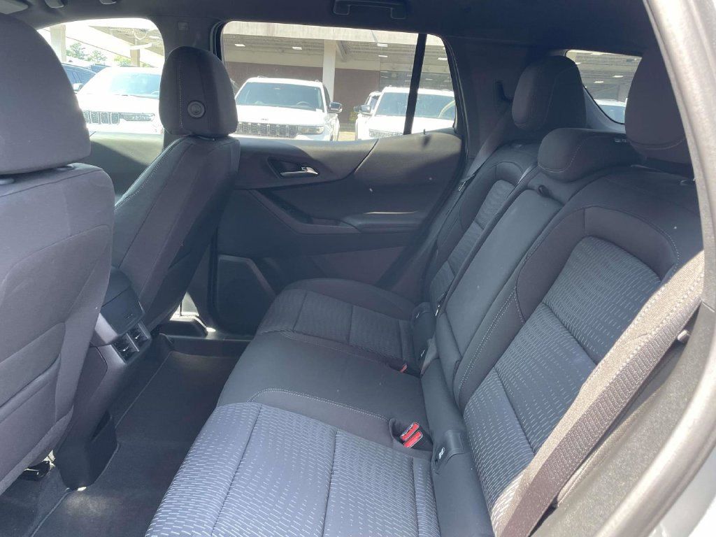 Used 2026 Chevrolet Equinox LT w/ Midnight Edition FWD image 16
