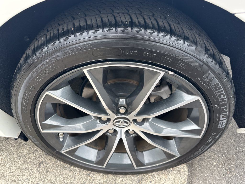 Certified 2017 Toyota Camry XSE w/ Moonroof Package FWD image 27