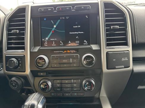 Used 2018 Ford F150 Lariat w/ Equipment Group 502A Luxury AWD/4WD image 20