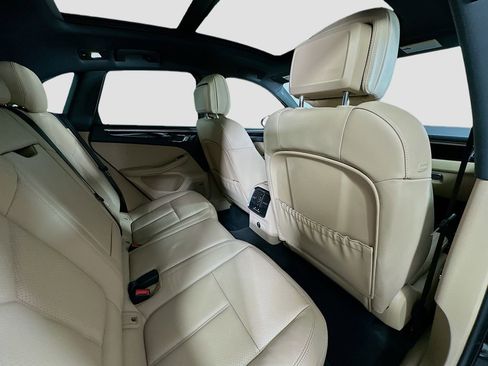 Used 2025 Porsche Macan image 29