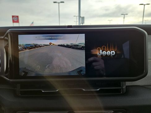 New 2026 Jeep Gladiator Sport AWD/4WD image 24