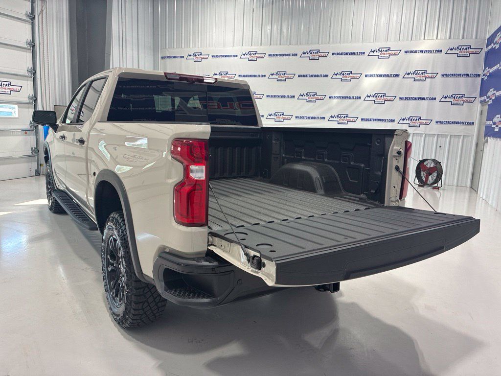 Used 2026 Chevrolet Silverado 1500 ZR2 w/ LPO, Dark Essentials Package AWD/4WD image 7