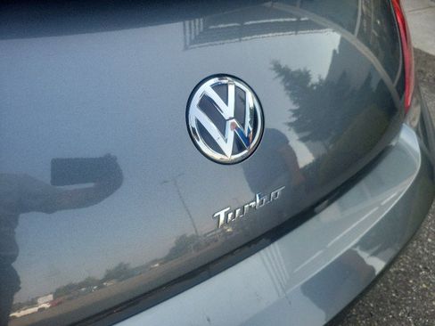 Used 2013 Volkswagen Beetle 2.0T FWD image 4