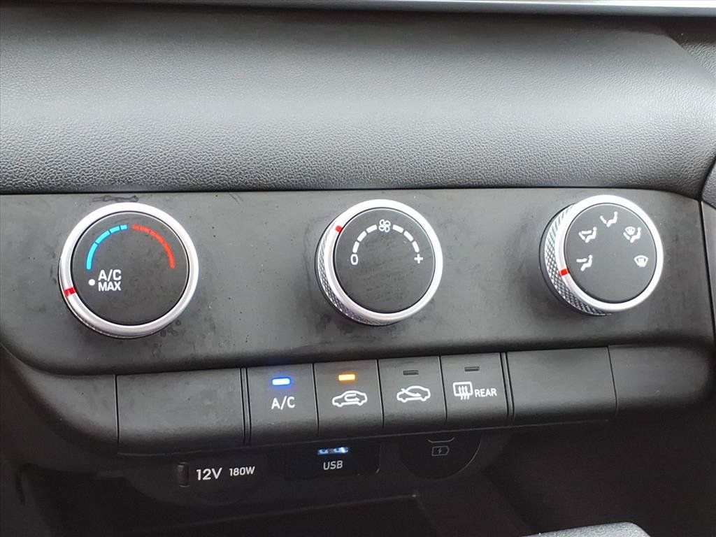 Used 2026 Hyundai Elantra SE FWD image 29