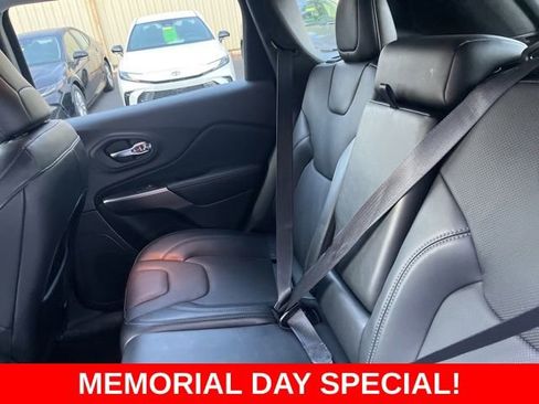 Used 2021 Jeep Cherokee Limited w/ Trailer Tow Group AWD/4WD image 14