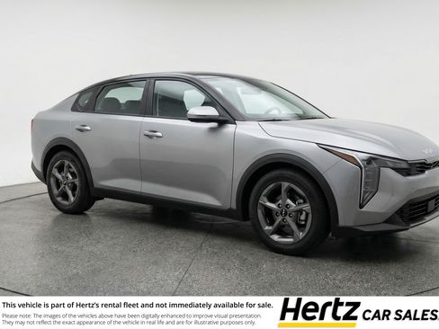 Used 2025 Kia K4 LXS image 1