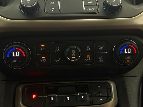 Used 2022 GMC Acadia Denali w/ Denali Ultimate Package FWD image 6