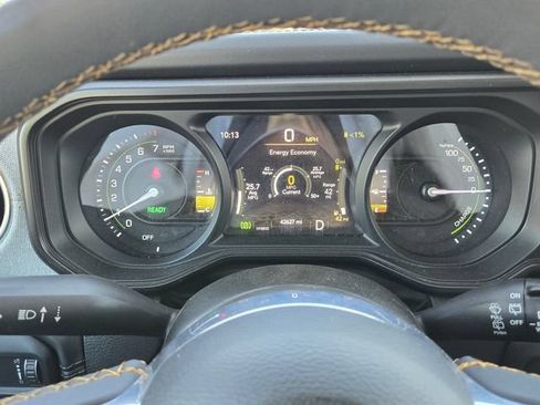 Used 2024 Jeep Wrangler Unlimited Sahara AWD/4WD image 21
