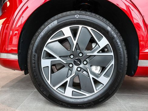 New 2026 Genesis Electrified GV70 image 9