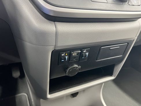 Used 2020 Toyota Sienna XLE w/ XLE Navigation Package image 13