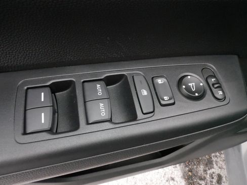 Certified 2025 Honda CR-V EX image 19