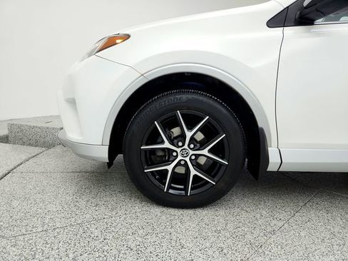 Used 2016 Toyota RAV4 SE image 24