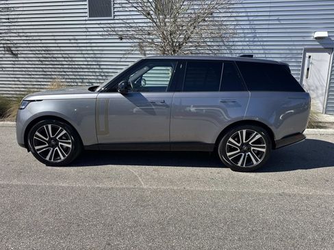 Certified 2023 Land Rover Range Rover SE image 2