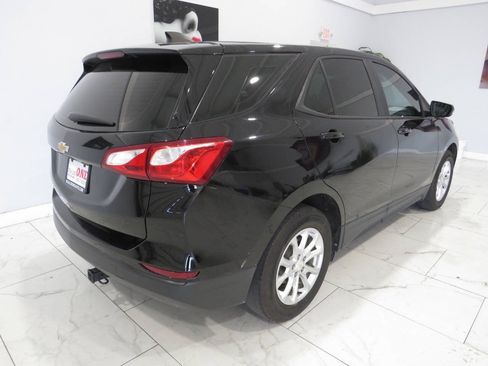 Used 2020 Chevrolet Equinox LS FWD image 3