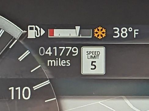 Used 2023 Land Rover Discovery S R-Dynamic image 18