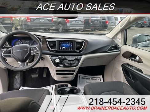 Used 2018 Chrysler Pacifica Touring Plus w/ Tire & Wheel Group image 11