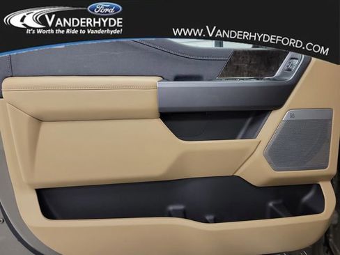 New 2026 Ford F250 Lariat w/ Lariat Premium Package image 18