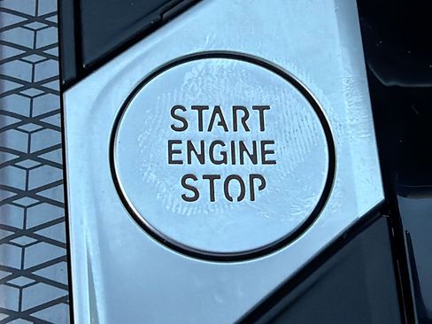 Used 2025 BMW 330i Sedan w/ Parking Assistance Package image 36