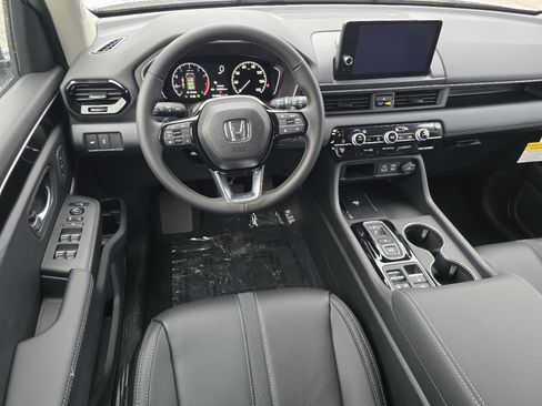 New 2025 Honda Pilot Touring image 27
