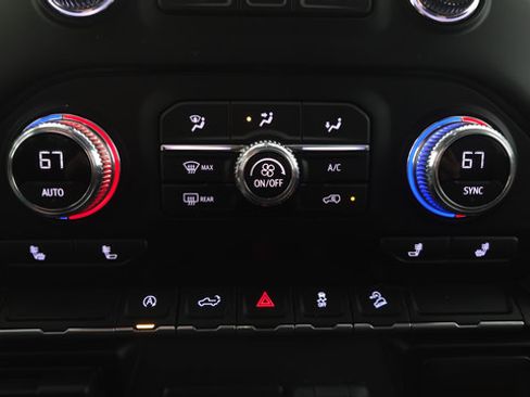 Used 2021 GMC Sierra 1500 Elevation w/ X31 Off-Road Package AWD/4WD image 17