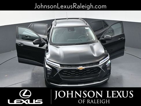 Used 2024 Chevrolet Trax LT FWD image 33