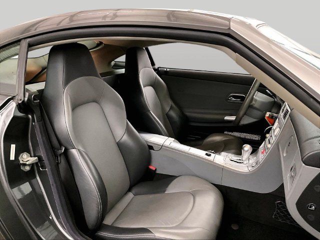 Used 2005 Chrysler Crossfire Limited RWD image 7