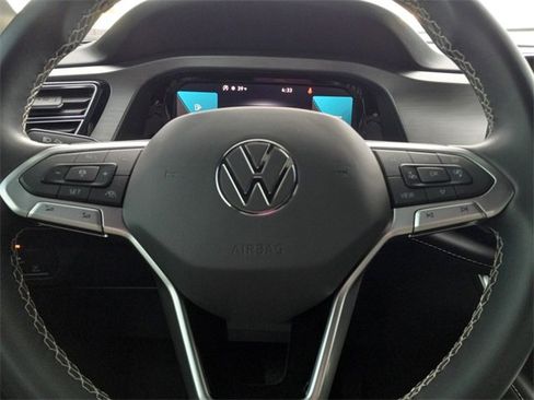 Used 2024 Volkswagen Atlas Cross Sport SE w/ Panoramic Sunroof Package image 18