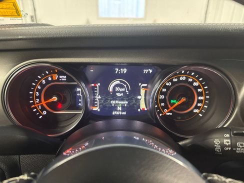 Used 2020 Jeep Wrangler Unlimited Sahara AWD/4WD image 25