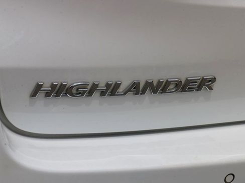 Used 2017 Toyota Highlander Limited FWD image 8