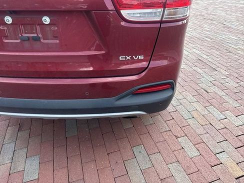 Used 2017 Kia Sorento EX FWD image 12