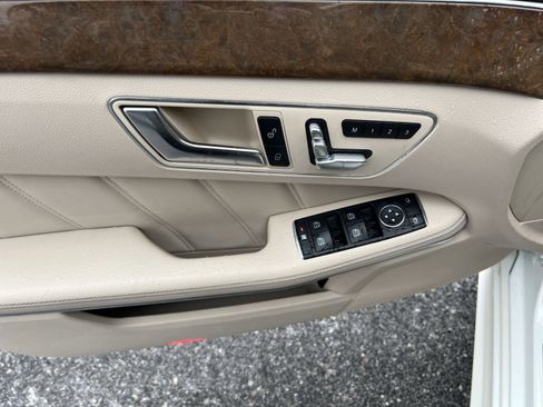 Used 2014 Mercedes-Benz E 350 4MATIC Sedan image 14