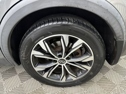 Used 2019 INFINITI QX30 AWD w/ Navigation Package image 21