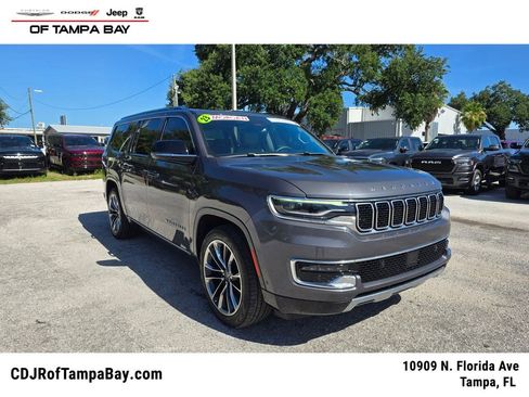 Used 2023 Jeep Wagoneer L Series III w/ Premium Group I AWD/4WD image 1