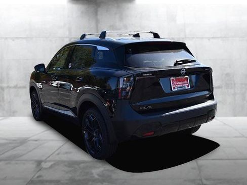 New 2025 Nissan Kicks SR image 7