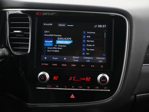 Used 2022 Mitsubishi Outlander LE image 15