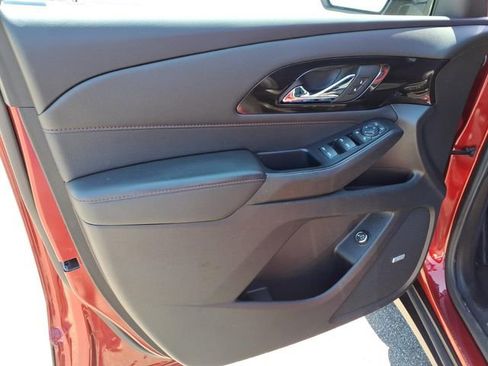 Used 2022 Chevrolet Traverse RS FWD image 21
