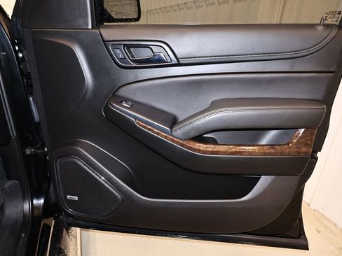 Used 2018 Chevrolet Tahoe LT image 23