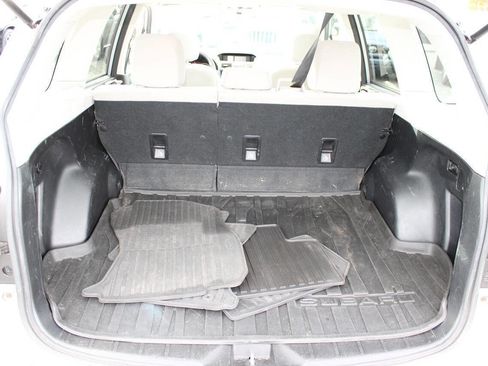 Used 2017 Subaru Forester 2.5i Premium w/ All-Weather Package image 25