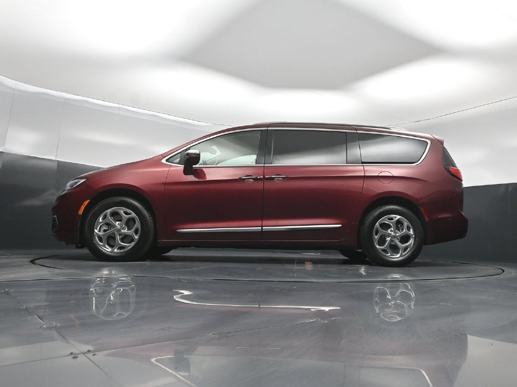 Used 2021 Chrysler Pacifica Limited w/ Premium & Safety Sphere Group AWD/4WD image 49