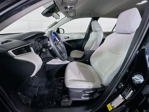 Used 2023 Toyota Corolla Cross L image 12