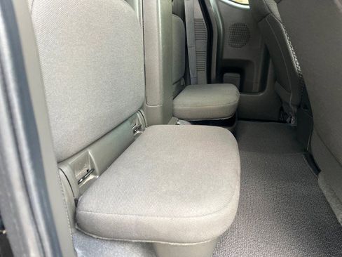 Used 2021 Nissan Frontier SV image 26
