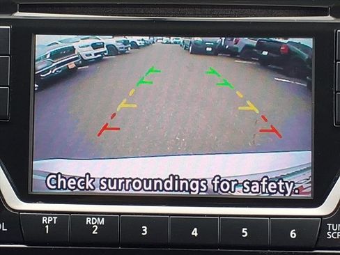 Used 2015 Nissan Versa Note SR image 9