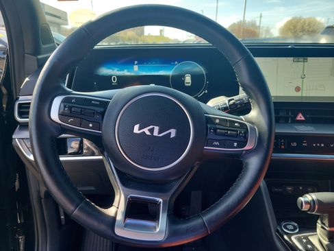 Used 2024 Kia Sportage SX image 23